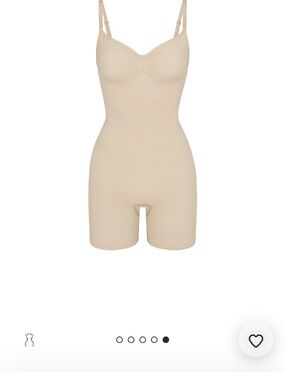 SKIMS Nude Seamless Shapewear Bodysuit